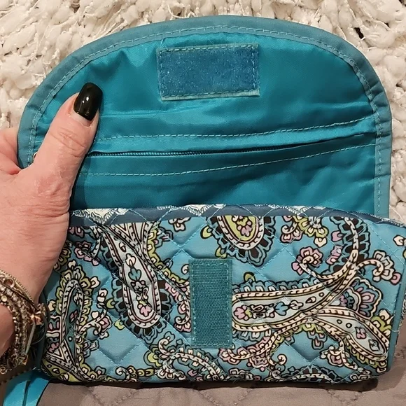 Modella Blue and Green Travel Jeweley Bag with Quilted Design - Picture 13 of 16